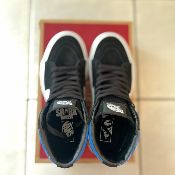 Vans - SK8-Hi Discovery Shark Week (2019) - Picture 7 of 7